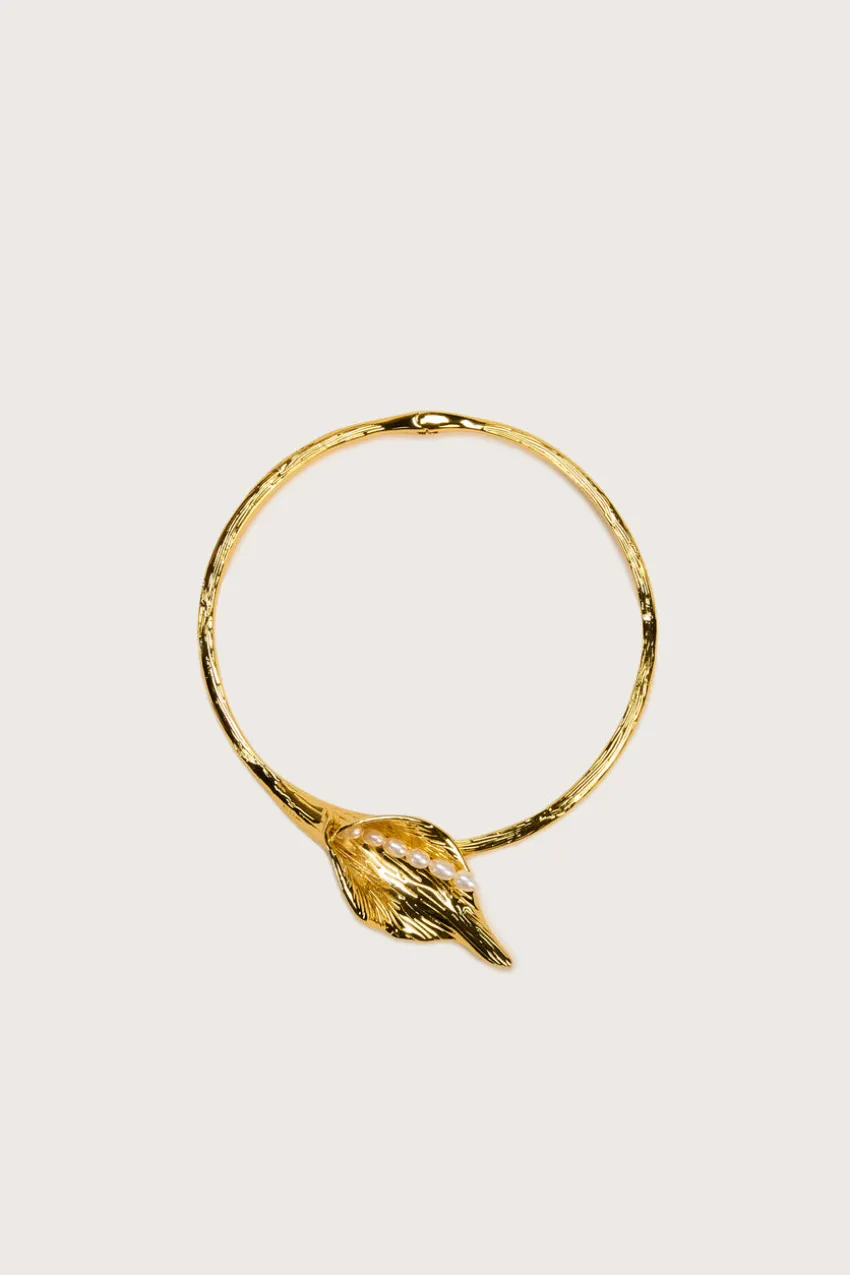 Calla Choker