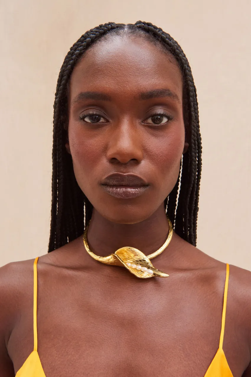 Calla Choker