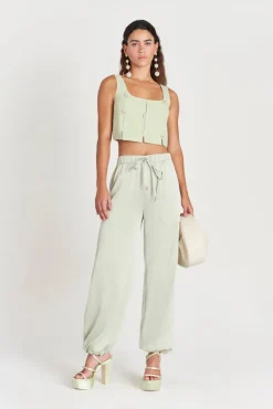 Minaya Pant