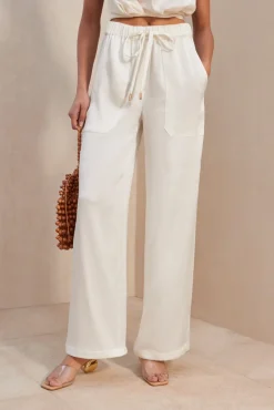 Minaya Pant