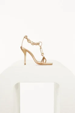 Naima Sandal