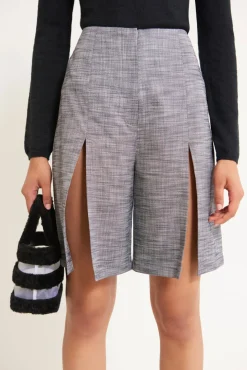 Ova Short
