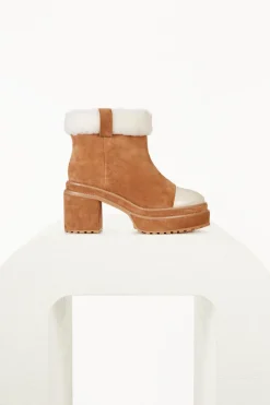 Raine Boot