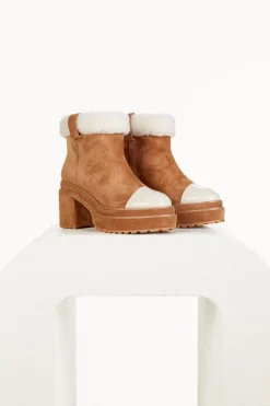 Raine Boot